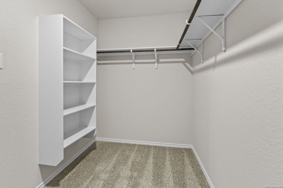 Spacious, unfurnished interior of a new home in Stonehill, San Antonio (Image 15).