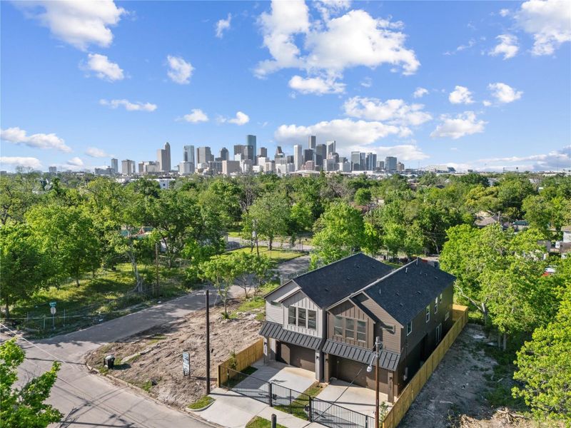 A breathtaking aerial view showcasing the home’s prime location just minutes from Downtown Houston A breathtaking aerial view showcasing the home’s prime location just minutes from Downtown Houston