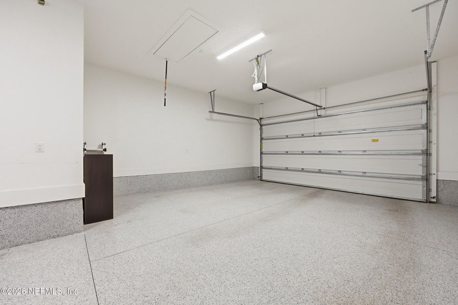 Spacious, unfurnished interior of a new home in Seven Pines 70' Rear Entry, Jacksonville (Image 26).