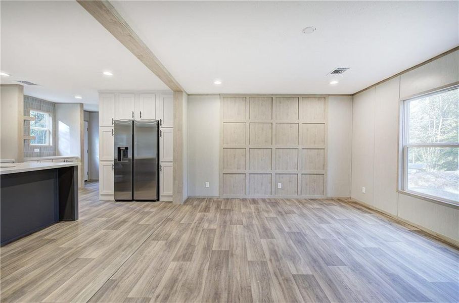 Spacious, unfurnished interior of a new home in , Talking Rock (Image 40).