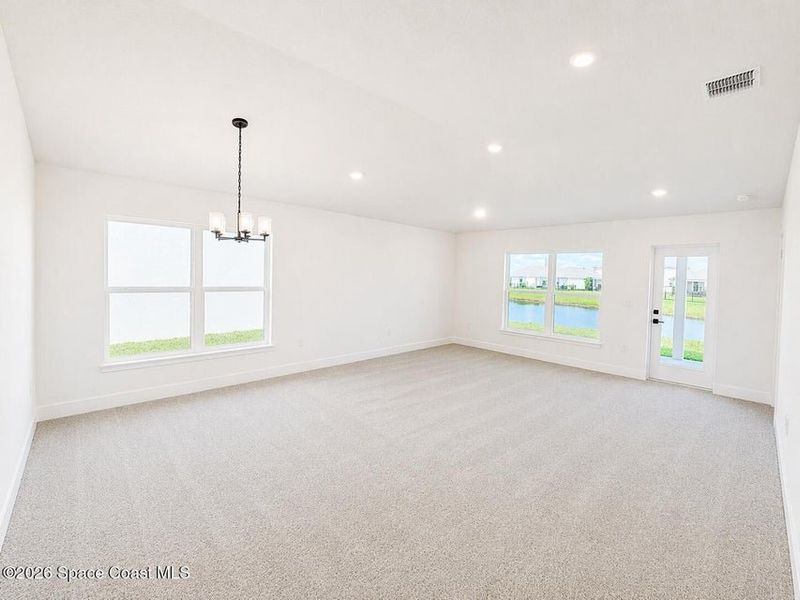 Spacious, unfurnished interior of a new home in St. John's Preserve, Palm Bay (Image 13).