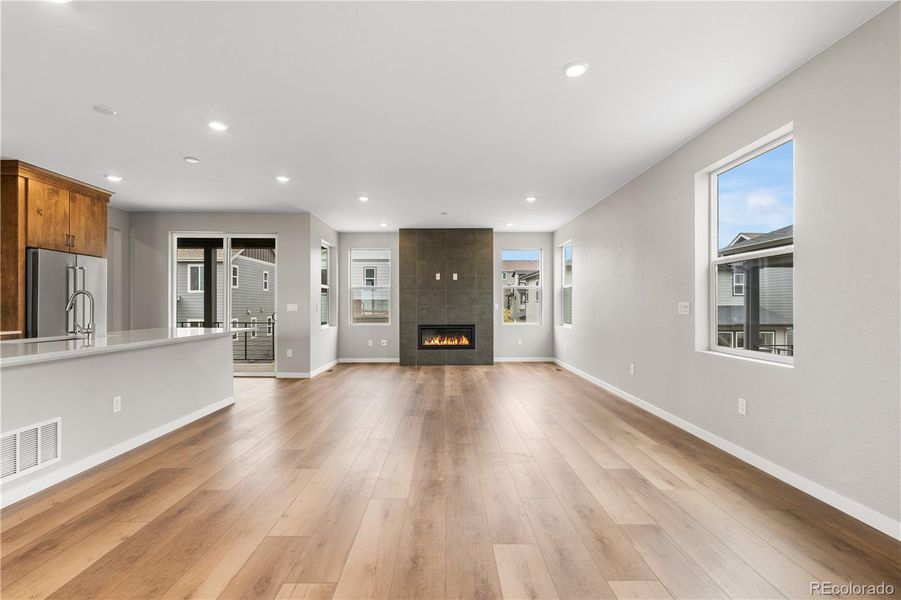 Spacious, unfurnished interior of a new home in Tribute at Lyric, Lone Tree (Image 22).