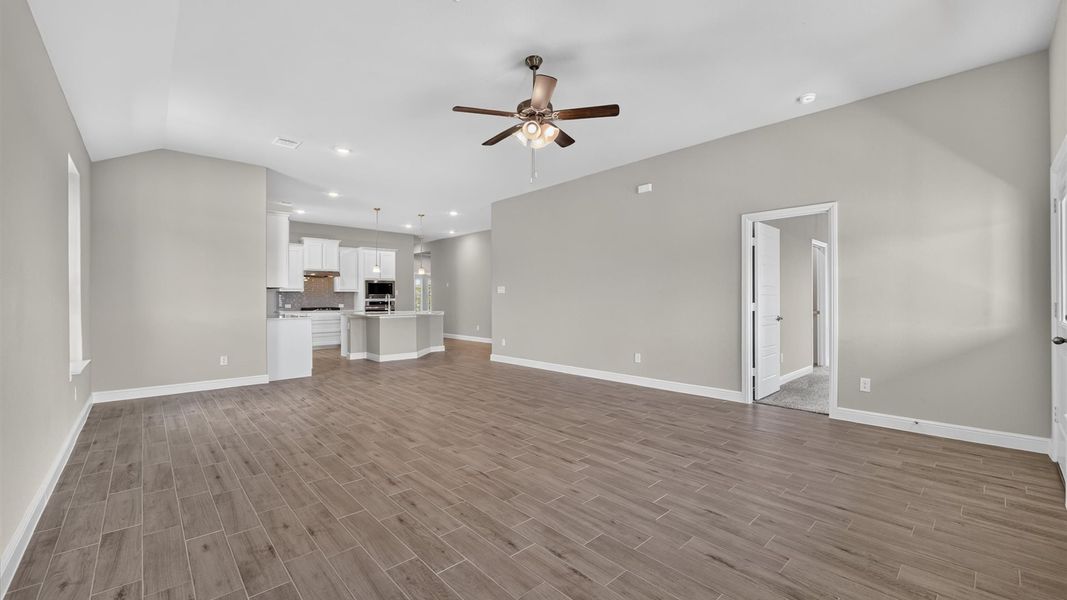 Representative unfurnished interior of a home built from the Desert Willow by D.R. Horton in Treeline, Justin (Image 19).