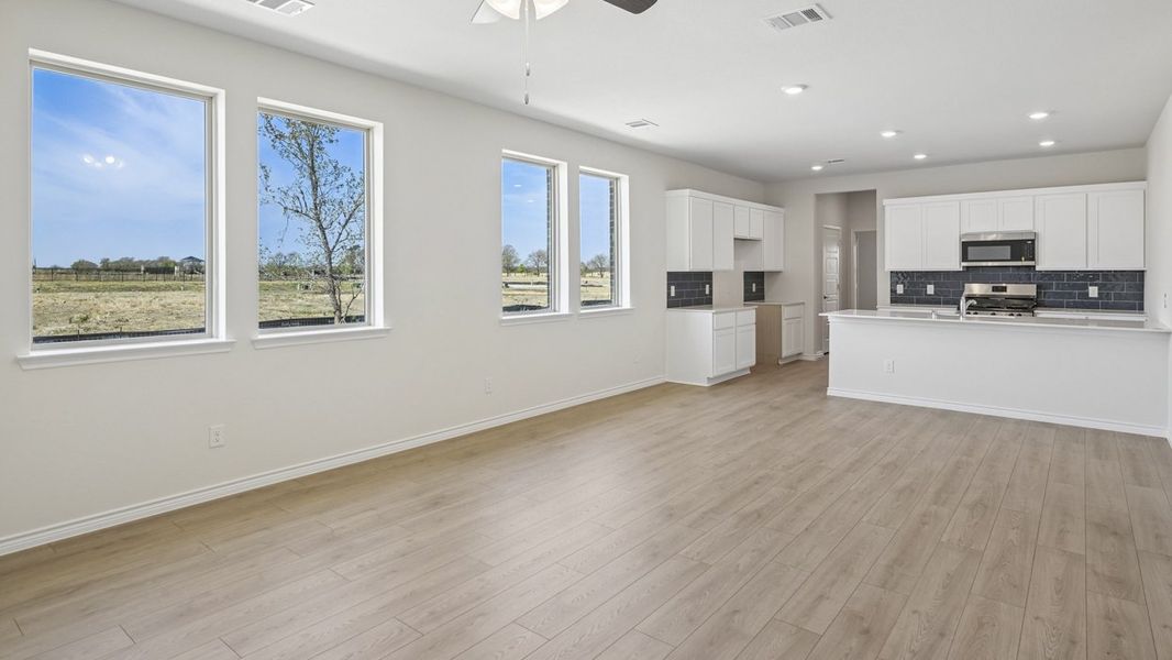 Spacious, unfurnished interior of a new home in Magnolia at Legacy Hills, Celina (Image 5).