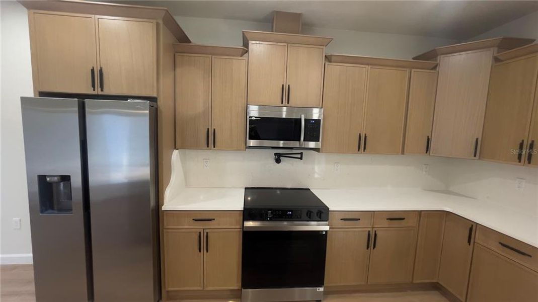 Furnished interior view inside a new home in , Chiefland (Image 16).