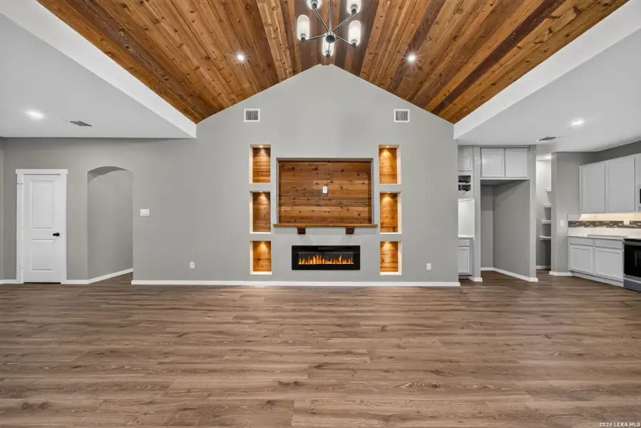 Spacious, unfurnished interior of a new home in , Somerset (Image 26).
