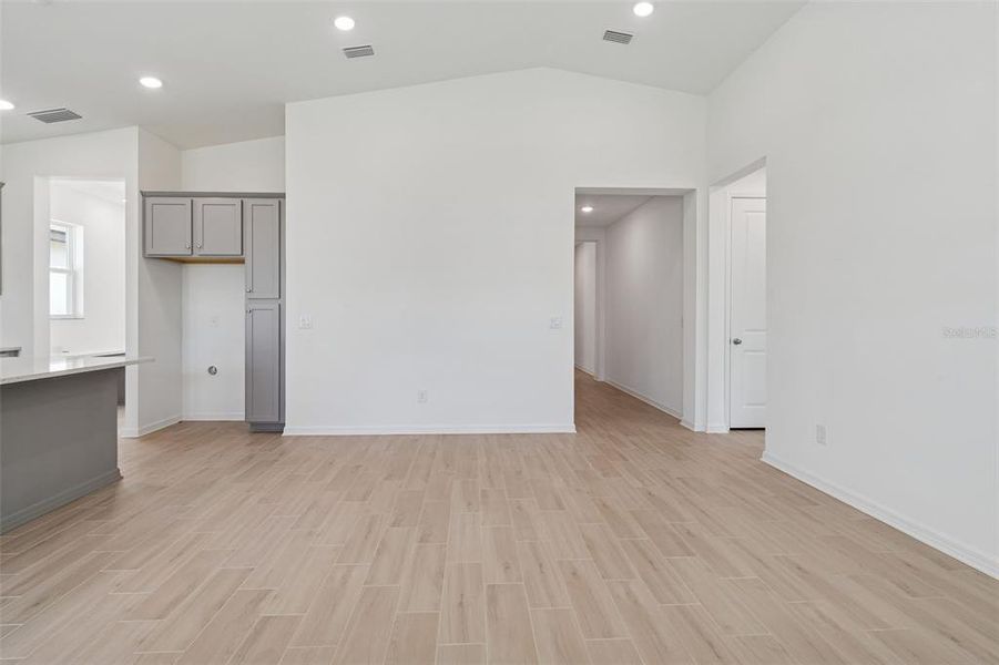 Spacious, unfurnished interior of a new home in Isles at Bayview, Parrish (Image 45). Spacious, unfurnished interior of a new home in Isles at Bayview, Parrish (Image 45).