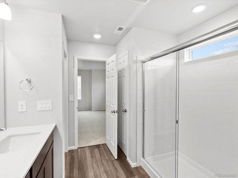 Spacious, unfurnished interior of a new home in Buffalo Highlands: The Flora Collection, Commerce City (Image 11).