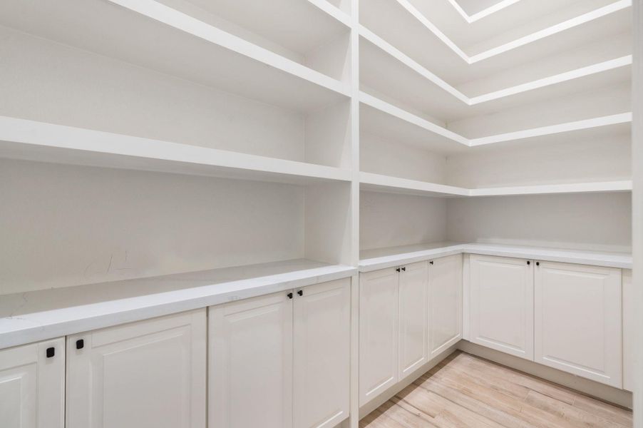 Spacious, unfurnished interior of a new home in , Tomball (Image 21). Spacious, unfurnished interior of a new home in , Tomball (Image 21).