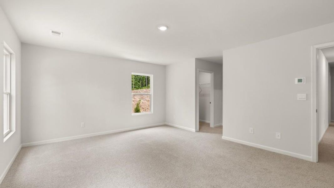 Spacious, unfurnished interior of a new home in Fairhaven, Lithia Springs (Image 25).