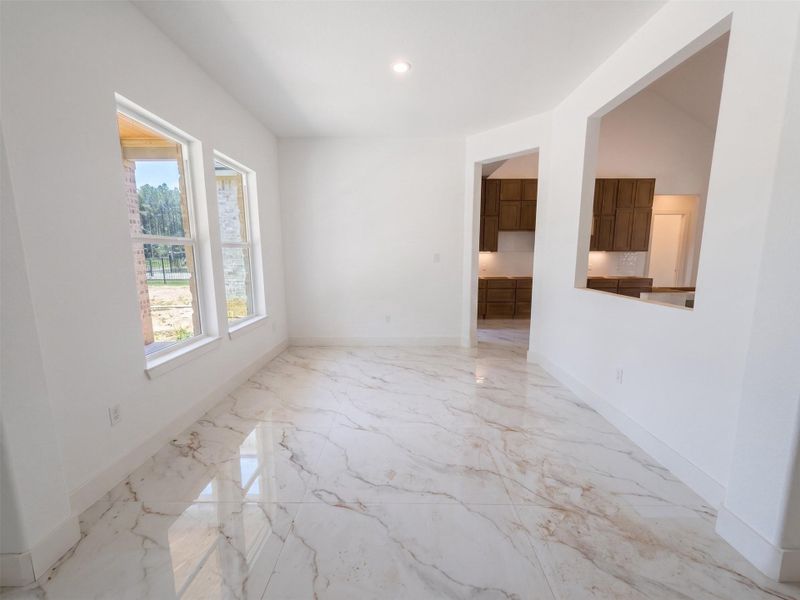 Spacious, unfurnished interior of a new home in , Dayton (Image 7).