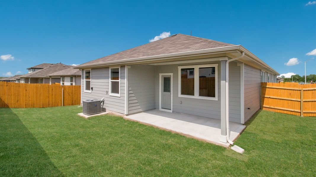 Representative exterior details of a home built from the The Reagan II by D.R. Horton in Talavera, Kyle (Image 13).