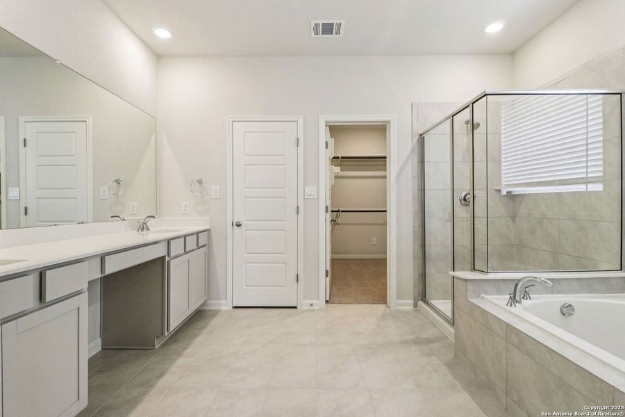 Furnished interior view inside a new home in Fox Falls, Boerne (Image 13).