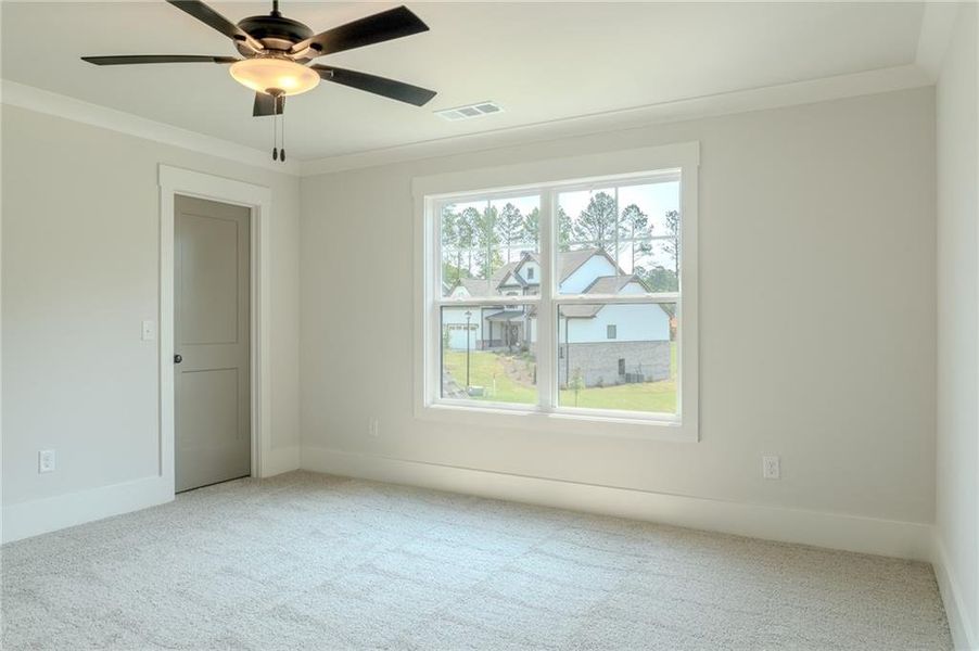 Spacious, unfurnished interior of a new home in Spring Creek, Monroe (Image 29). Spacious, unfurnished interior of a new home in Spring Creek, Monroe (Image 29).