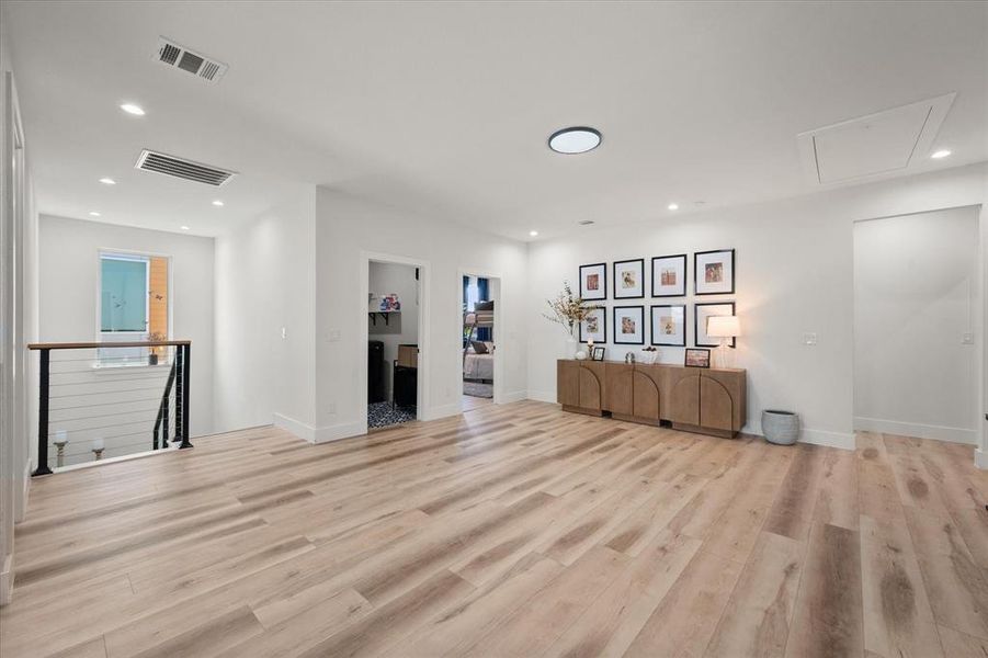 Furnished interior view inside a new home in , Dallas (Image 20). Furnished interior view inside a new home in , Dallas (Image 20).