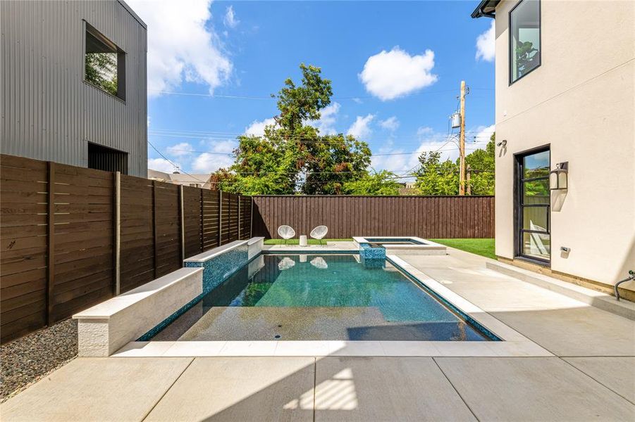 Exterior details and patio area of a home in , Dallas (Image 25).