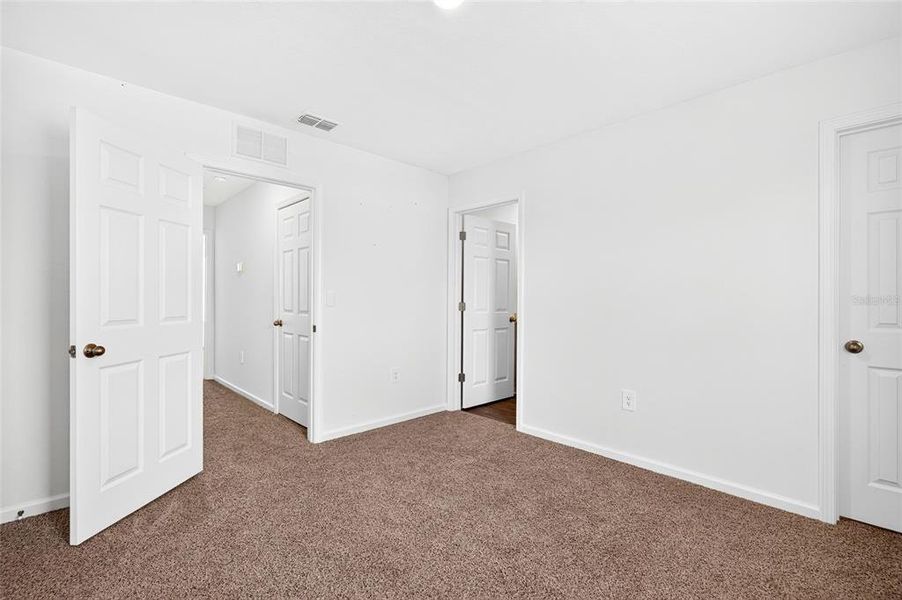 Spacious, unfurnished interior of a new home in , Middleburg (Image 16). Spacious, unfurnished interior of a new home in , Middleburg (Image 16).
