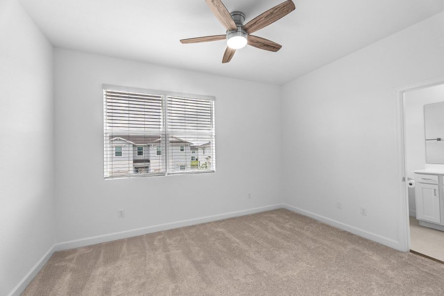 Spacious, unfurnished interior of a new home in , Port St. Lucie (Image 12).