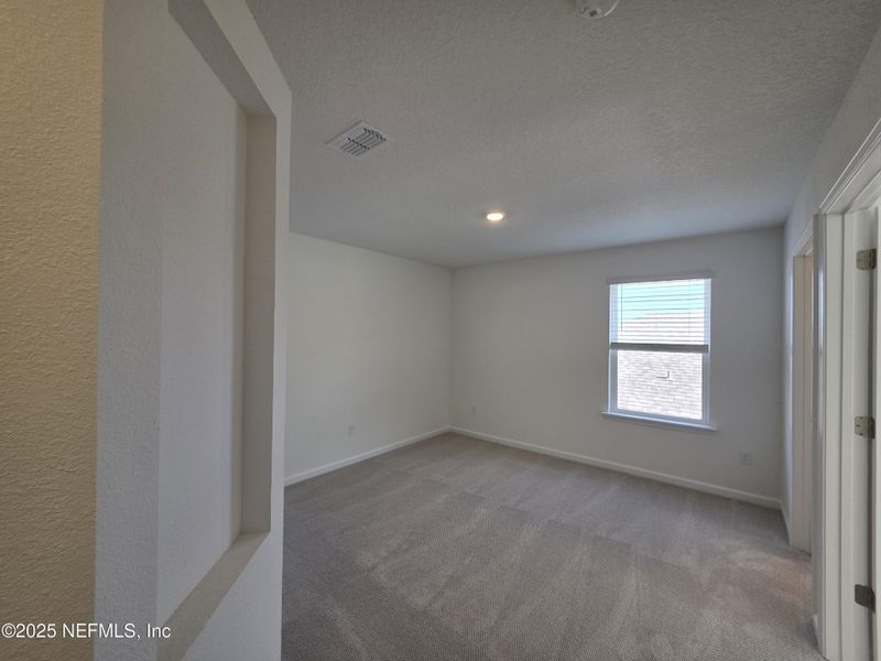 Spacious, unfurnished interior of a new home in Hyland Trail, Green Cove Springs (Image 46).
