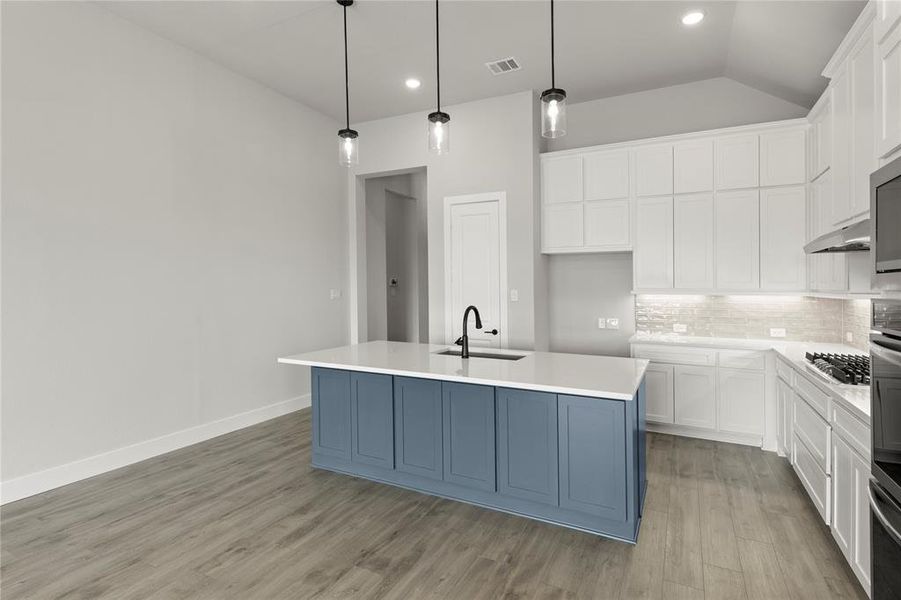 12. 2505 Rolling Hills - Kitchen (3) 12. 2505 Rolling Hills - Kitchen (3)