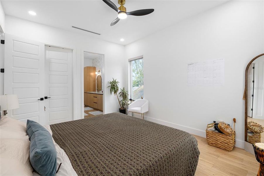 Furnished interior view inside a new home in , Tampa (Image 14).