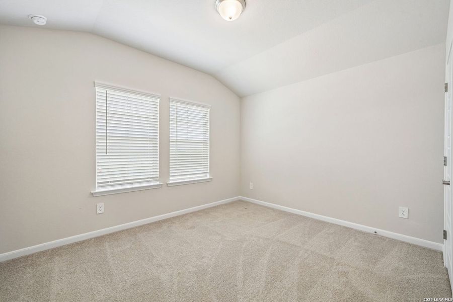 Spacious, unfurnished interior of a new home in Arcadia Ridge - Classic Series, San Antonio (Image 19).
