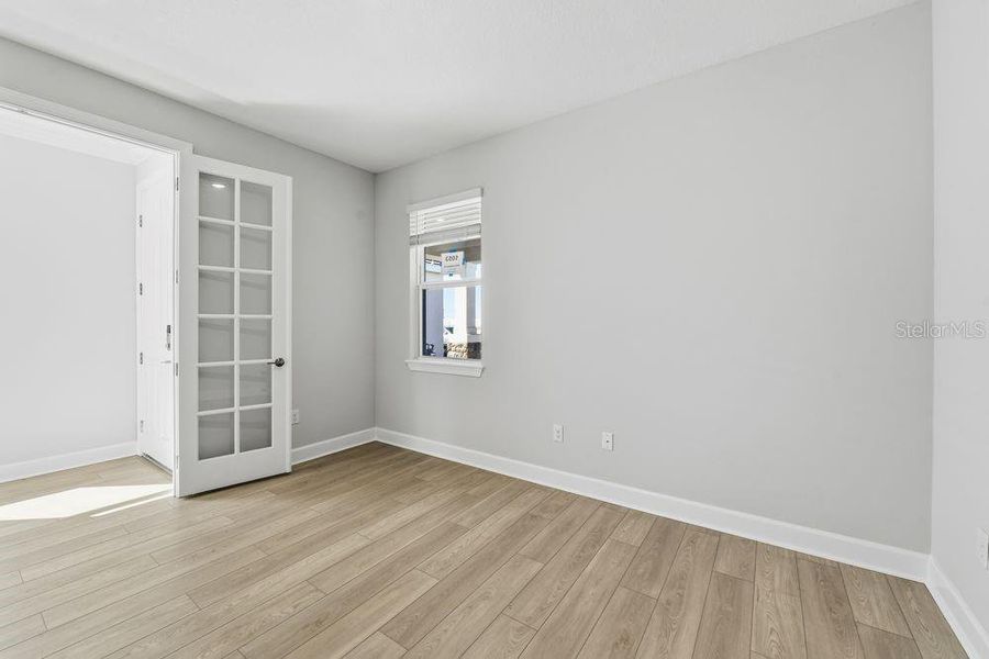 Spacious, unfurnished interior of a new home in Coasterra Community Group Page, Palmetto (Image 28).