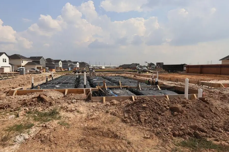 Every foundation at DWH is engineered and it’s inspected three times! We do not do “batch” testing. Rest easy knowing your foundation comes with a 10 year warranty. Every foundation at DWH is engineered and it’s inspected three times! We do not do “batch” testing. Rest easy knowing your foundation comes with a 10 year warranty.