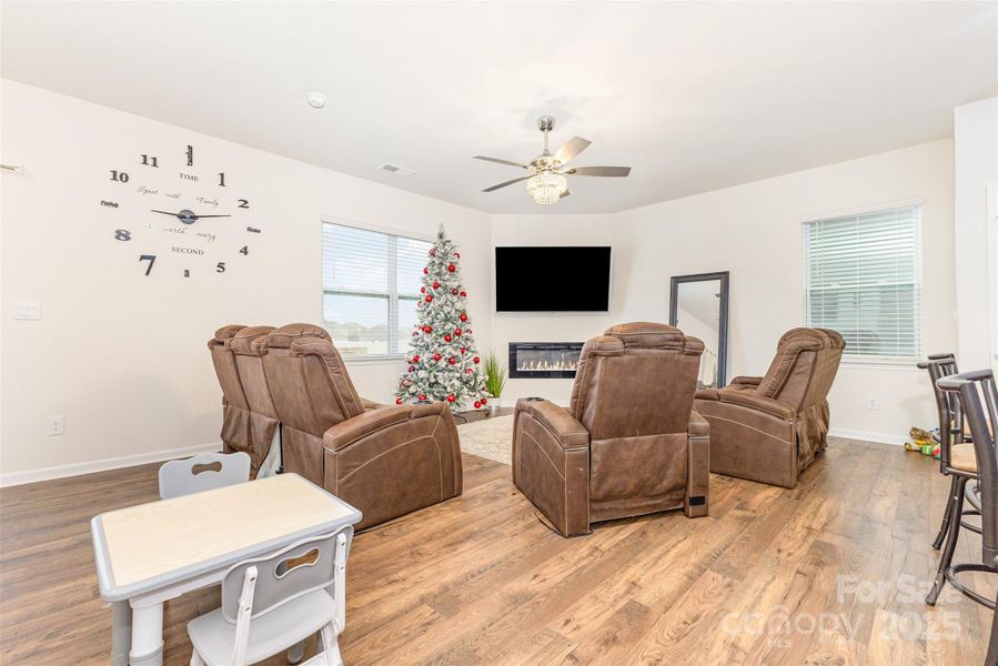 Furnished interior view inside a new home in Fergus Crossing, York (Image 25). Furnished interior view inside a new home in Fergus Crossing, York (Image 25).