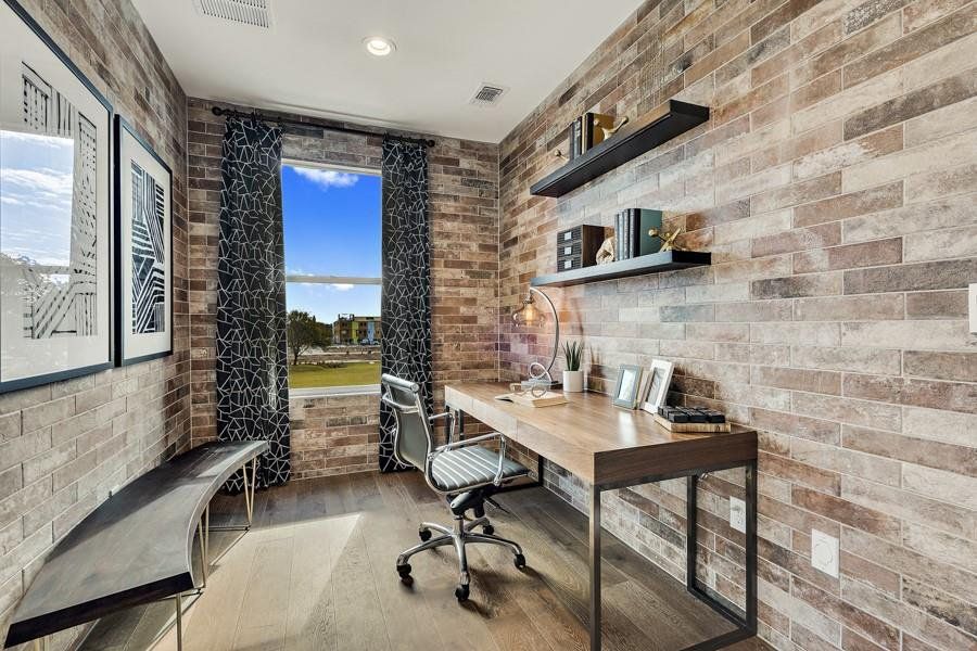 Photos are of a completed home and are for illustrative purposes only. Actual home is under construction and design selections, materials, and features may differ. Confirm final specifications with the New Home Consultant.