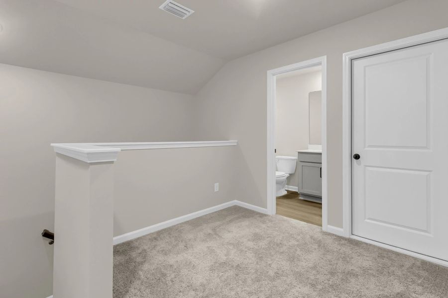 Spacious, unfurnished interior of a new home in Hammock Walk at Nexton, Summerville (Image 26).