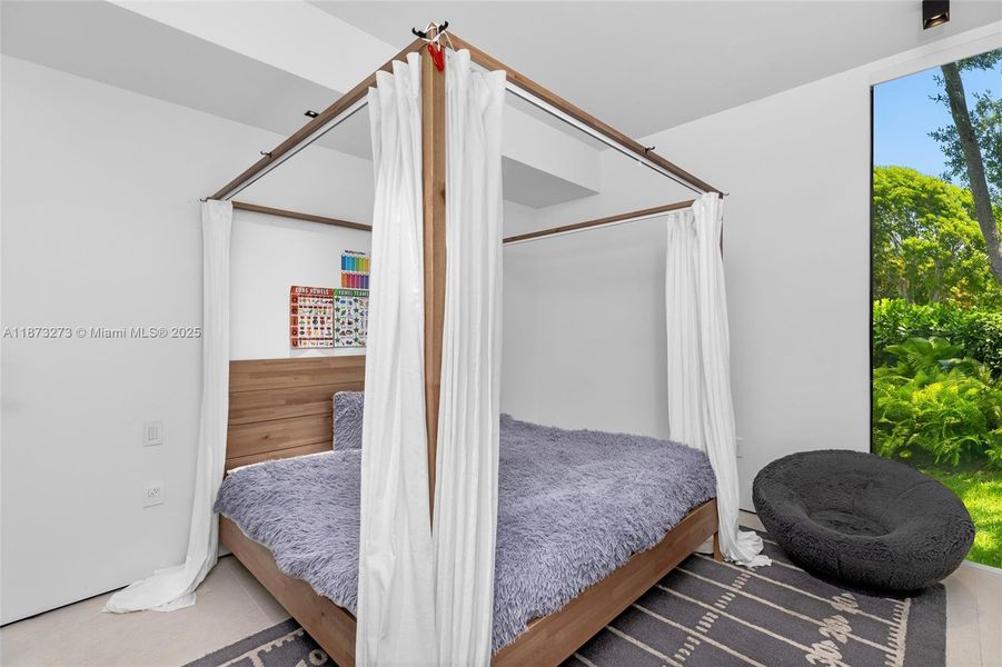 Furnished interior view inside a new home in , Pinecrest (Image 12).