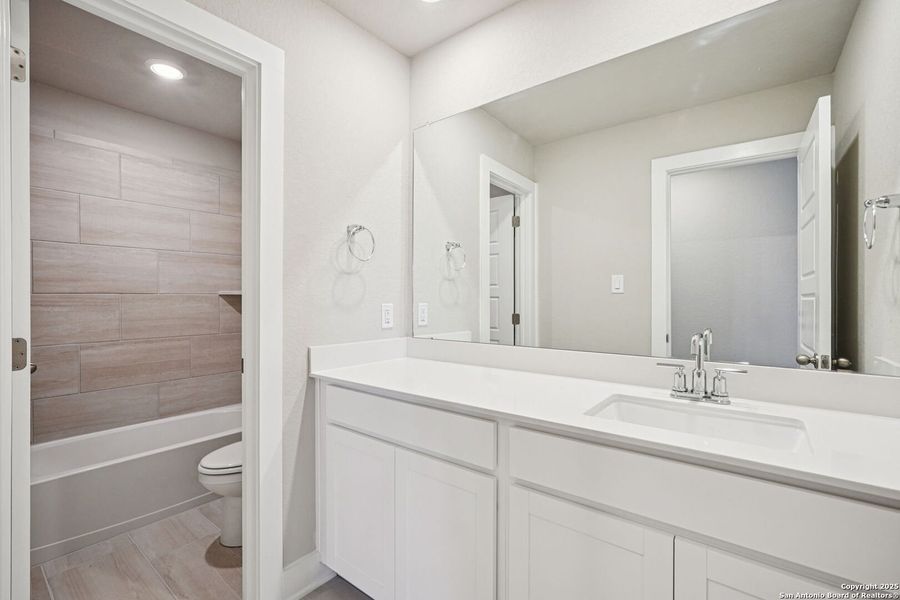 Furnished interior view inside a new home in Comanche Ridge, San Antonio (Image 4). Furnished interior view inside a new home in Comanche Ridge, San Antonio (Image 4).