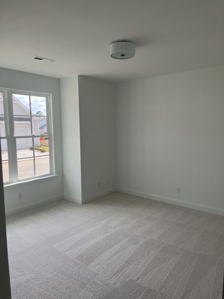 Spacious, unfurnished interior of a new home in Heritage Walk, Chattanooga (Image 13).