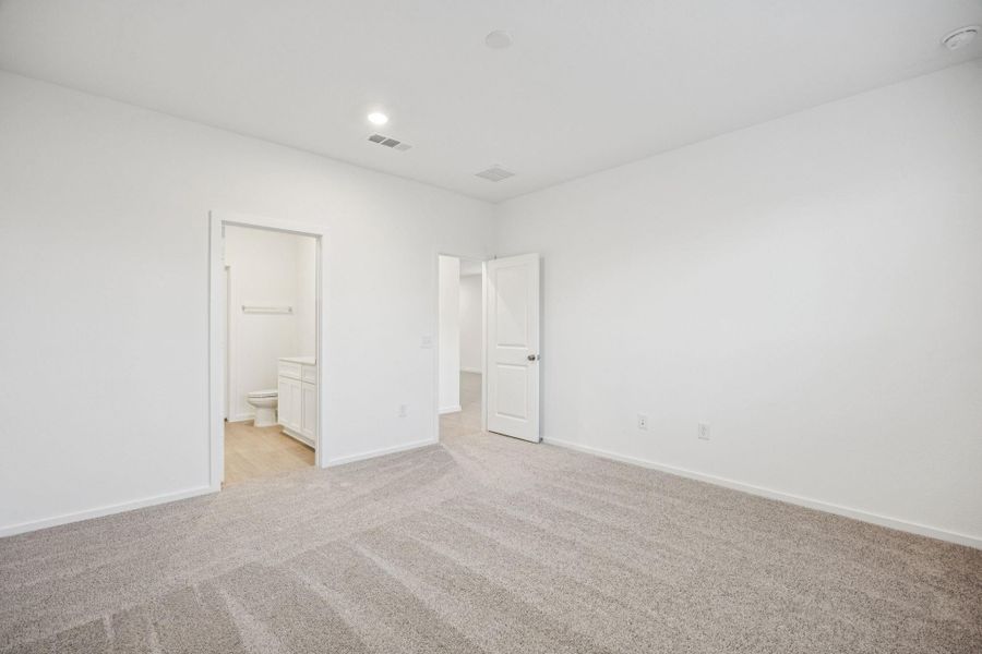 Spacious, unfurnished interior of a new home in Decker Farms, Magnolia (Image 17).