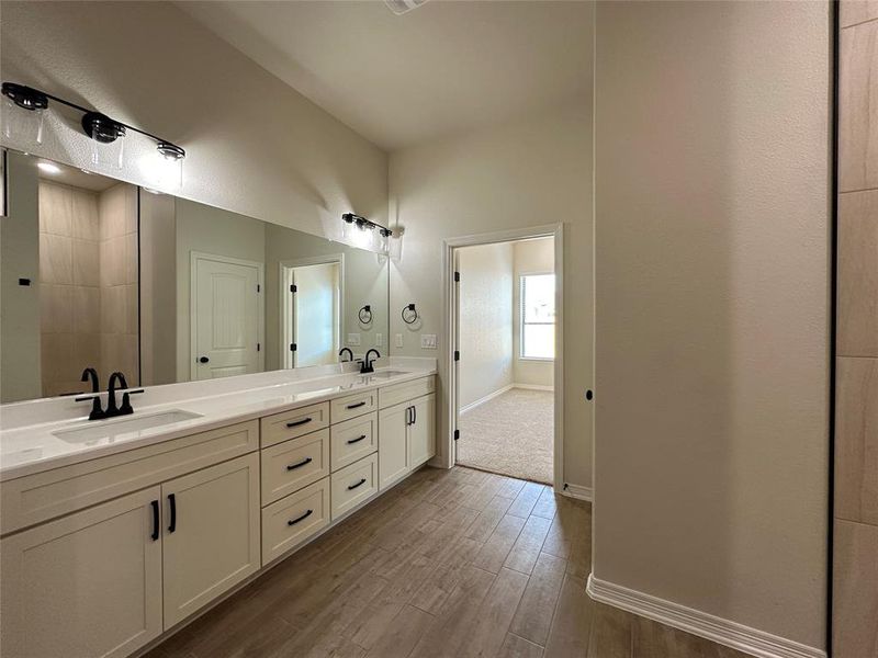 Furnished interior view inside a new home in , Lorena (Image 5).