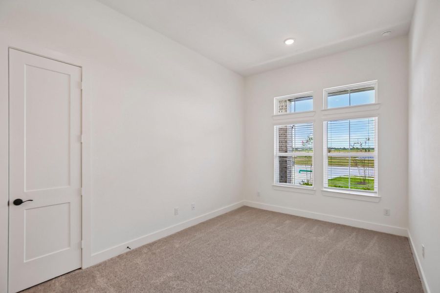 Spacious, unfurnished interior of a new home in Riceland 60',65',70', Old River-Winfree (Image 21).