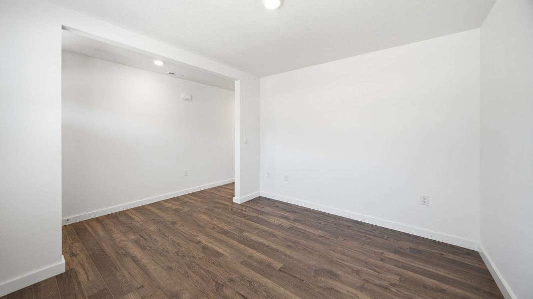 Spacious, unfurnished interior of a new home in Emory Creek, Harriman (Image 20).