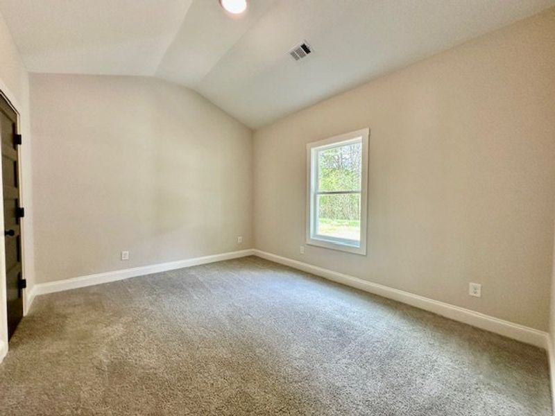 Spacious, unfurnished interior of a new home in Lower Big Springs, LaGrange (Image 11).