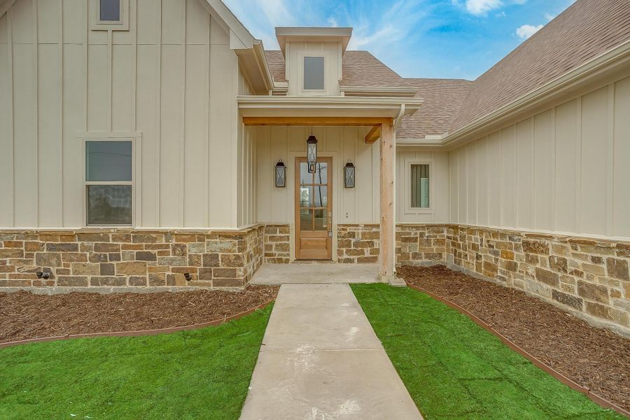 Representative exterior details of a home built from the Augusta Court by Trinity Classic Homes in Zion Trails, Poolville (Image 12).