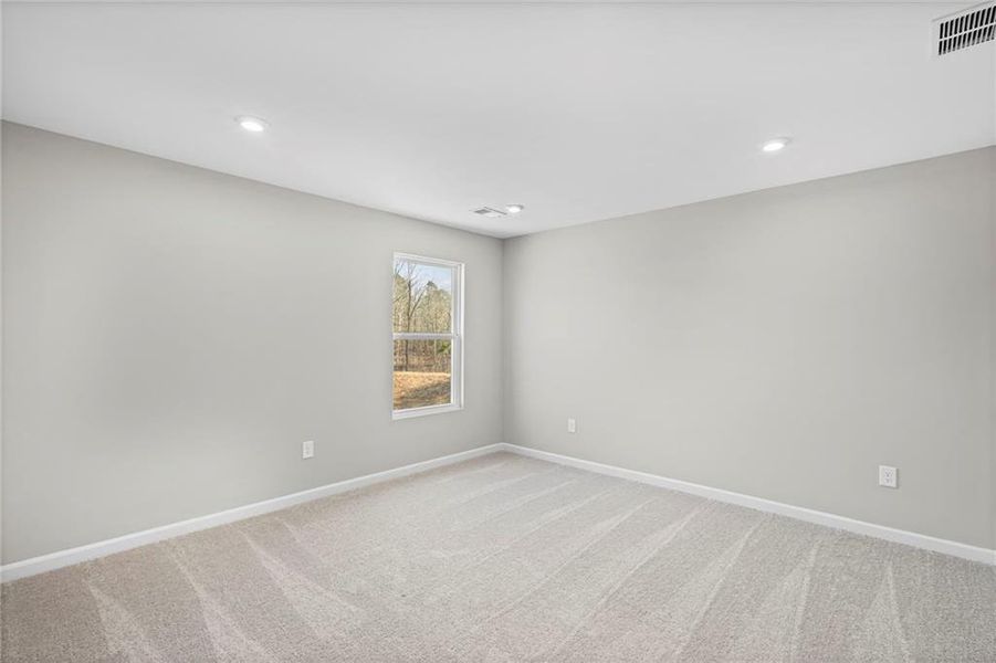 Spacious, unfurnished interior of a new home in Twin Lakes, Hoschton (Image 40).