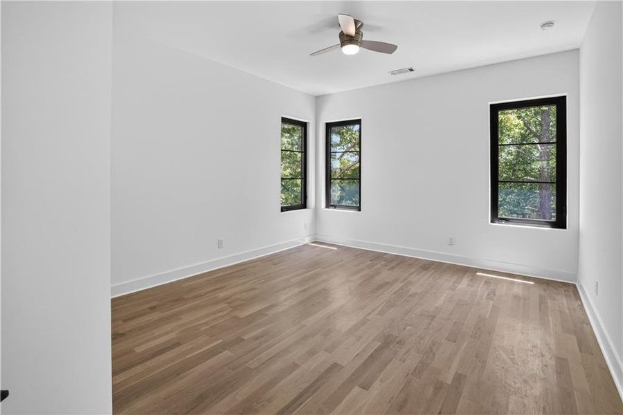 Spacious, unfurnished interior of a new home in , Alpharetta (Image 69).