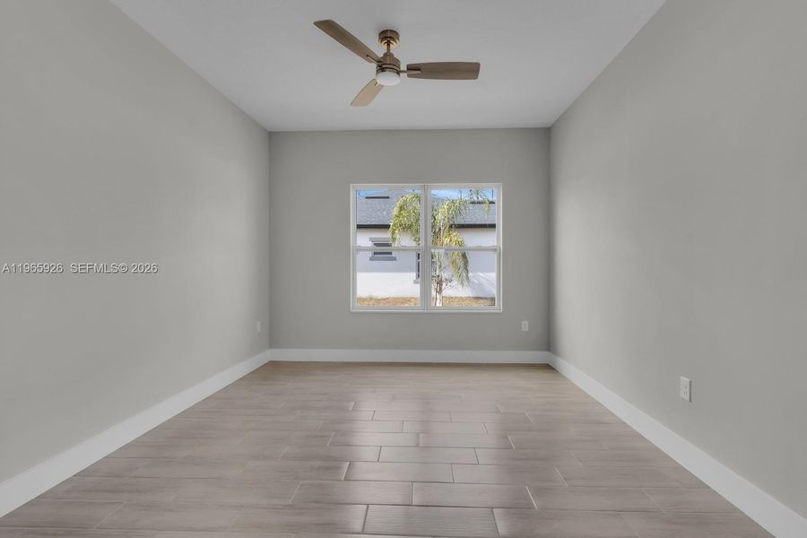 Spacious, unfurnished interior of a new home in , Palm Bay (Image 28).