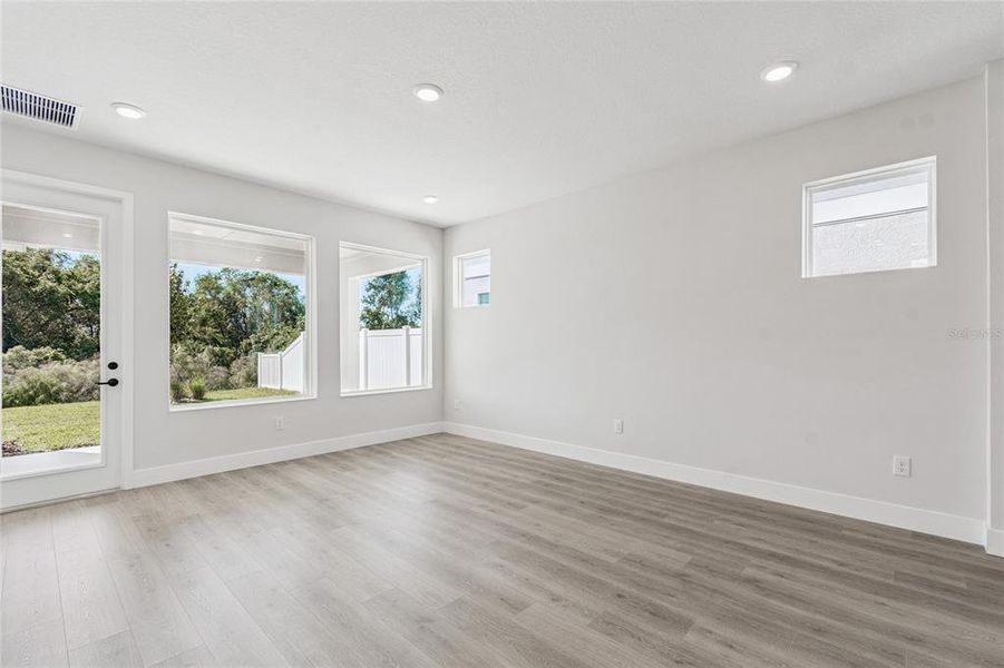 Spacious, unfurnished interior of a new home in Persimmon Park - Garden Series, Wesley Chapel (Image 33).