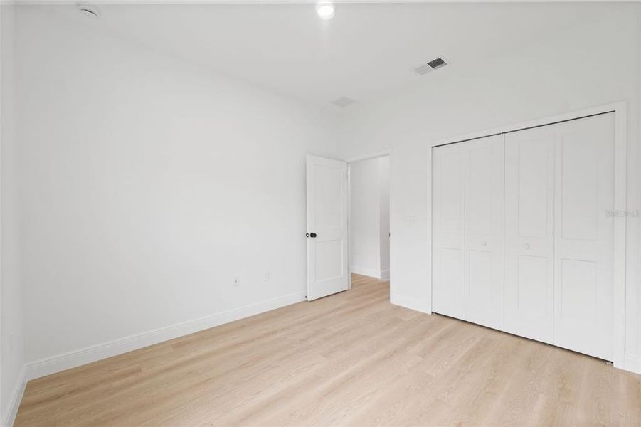 Spacious, unfurnished interior of a new home in , Ocala (Image 15).