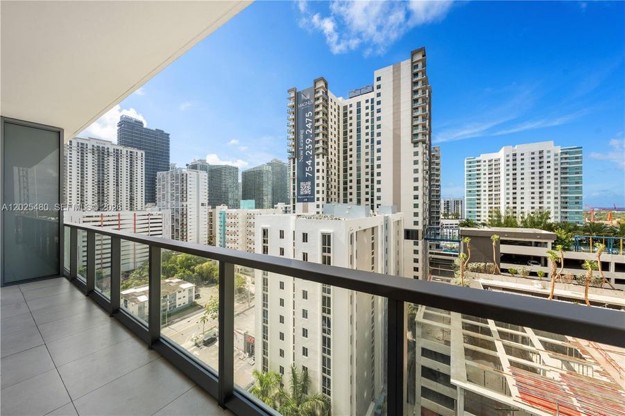 Condo located in Miami, FL showcasing its design and architecture (Image 4). Condo located in Miami, FL showcasing its design and architecture (Image 4).