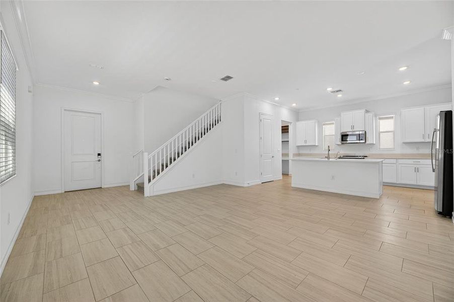 Spacious, unfurnished interior of a new home in , Tampa (Image 47).