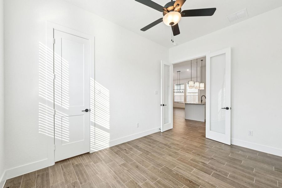 Spacious, unfurnished interior of a new home in Kresston, Montgomery (Image 36).