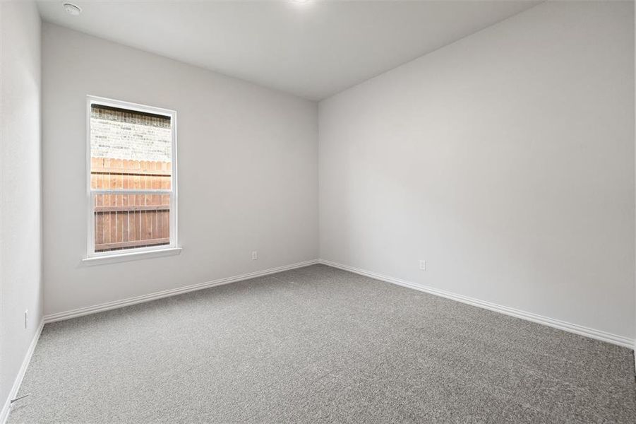 Spacious, unfurnished interior of a new home in Waterford Park, Weatherford (Image 22).