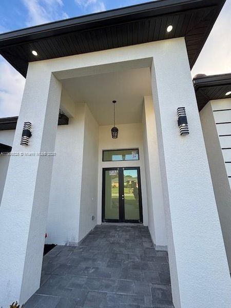 Exterior details and patio area of a home in , Cape Coral (Image 8). Exterior details and patio area of a home in , Cape Coral (Image 8).